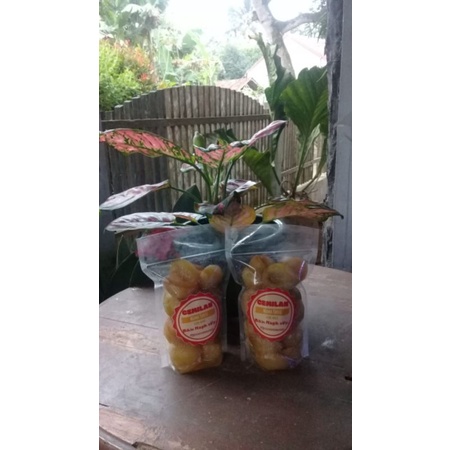 

Manisan Buah Pala by Cemilan Mama Yanti