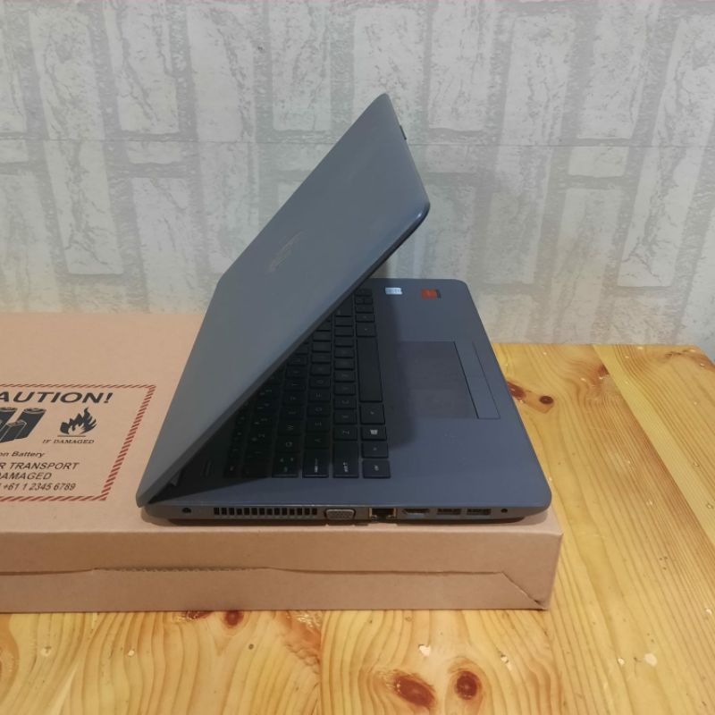 Laptop HP 240 G6 Cor i3-6006U Ram 4GB/HDD 500GB DobleVga Amd Radeon M330 2GB Windows 10 siap pakai