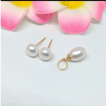 Set liontin emas dan giwang tusuk mutiara air tawar