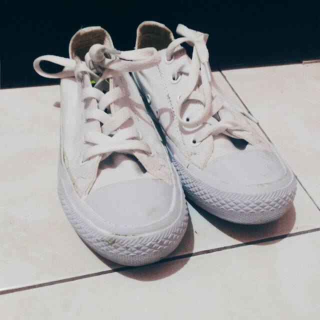 Sepatu Converse Wanita Putih