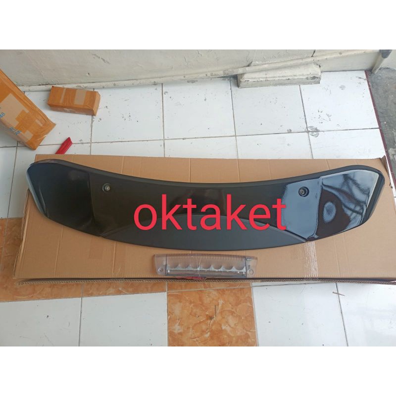 Spoiler belakang mobil xpander