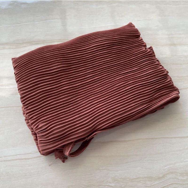 NAMIRA HIJAB/Bergo Maryam Plisket Lidi-Mocca Tua