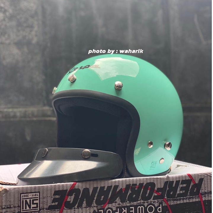 Helm vespa retro green relax