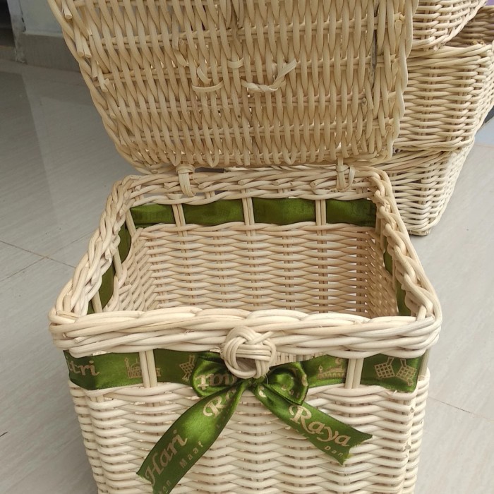 keranjang rotan vita tutup parcel lebaran taun baru sovenir seserahan handle sedang murah paket lebaran 21x21x18 cm