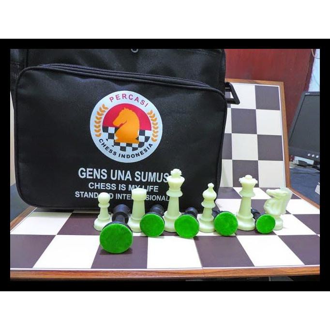 UPDATE 1 SET BUAH CATUR PLASTIK PAPAN LIPAT 4 STANDARD TURNAMEN PERCASI + TAS MAINAN TERMURAH DAN