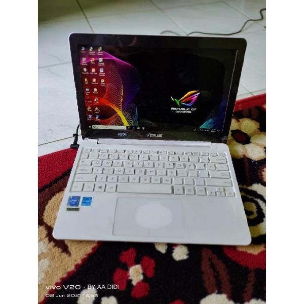READY STOK NOTEBOOK ASUS VIVOBOOK SERI TERTINGGI E203MAH RAM 2GB HDD 500GB MULUZ LIKE NEW EX DISPLAY
