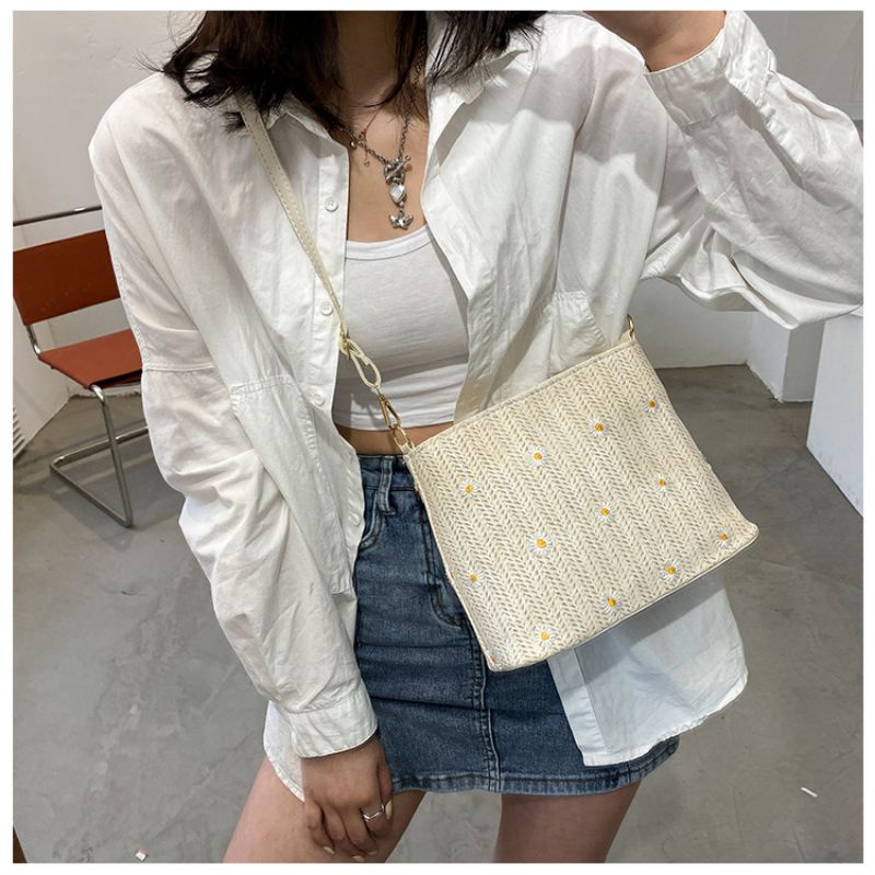 DBCOL Tas Selempang Wanita Korea Bahan Anyam Jerami Motif Daisy/Slingbag Fashion Korea Daisy Import