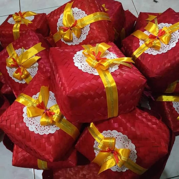 

[ Halodul ] Besek Bambu warna merah ukuran 20x20 cm