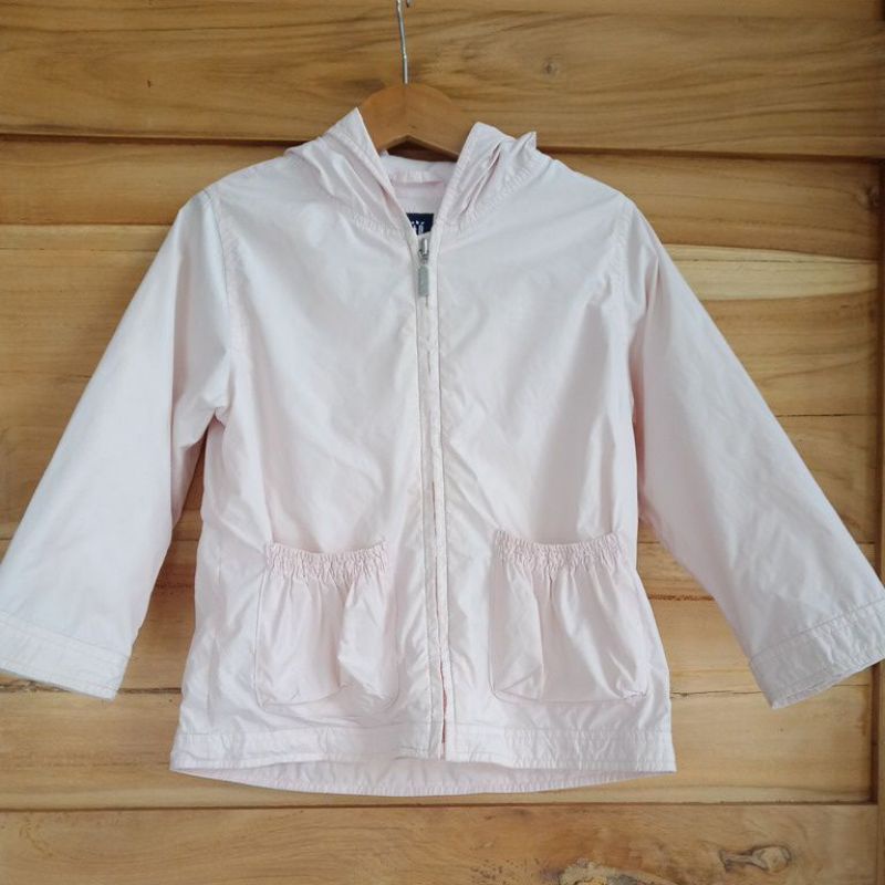 Preloved jaket baby gap parasut anak perempuan umur 4 tahun