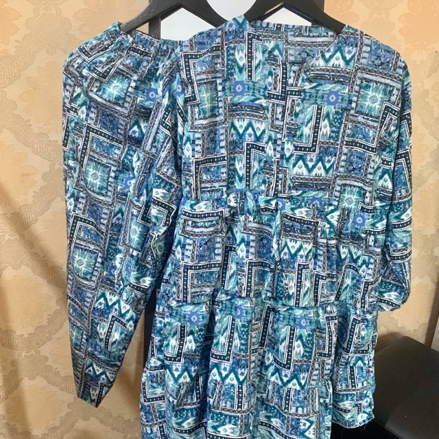 SETCEL MOTIF ETNIK BAHAN WOLFIS