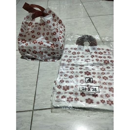 

Tas Plastik motif uk 28 x 38 / Tas plastik untuk Box ( kotak) / Shopping bag