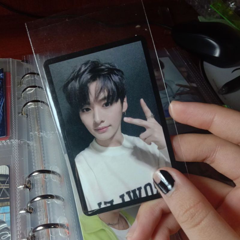 BOOKED Photocard Lee Know Black Border Yellow Wood