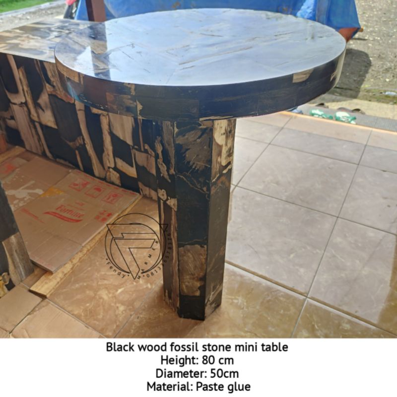 Meja bulat kecil batu fosil kayu hitam tempel D.50 T.80 free ongkir jawa
