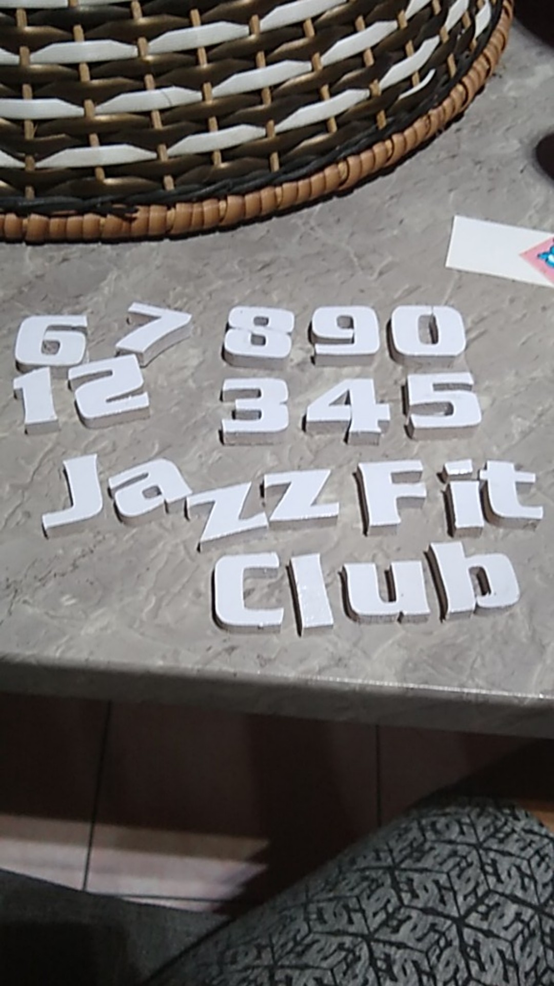 Huruf Unik Dari Kayu Jati