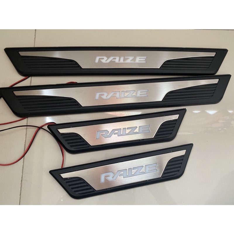 sill plate led tatakan injakan kaki mobil toyota raize