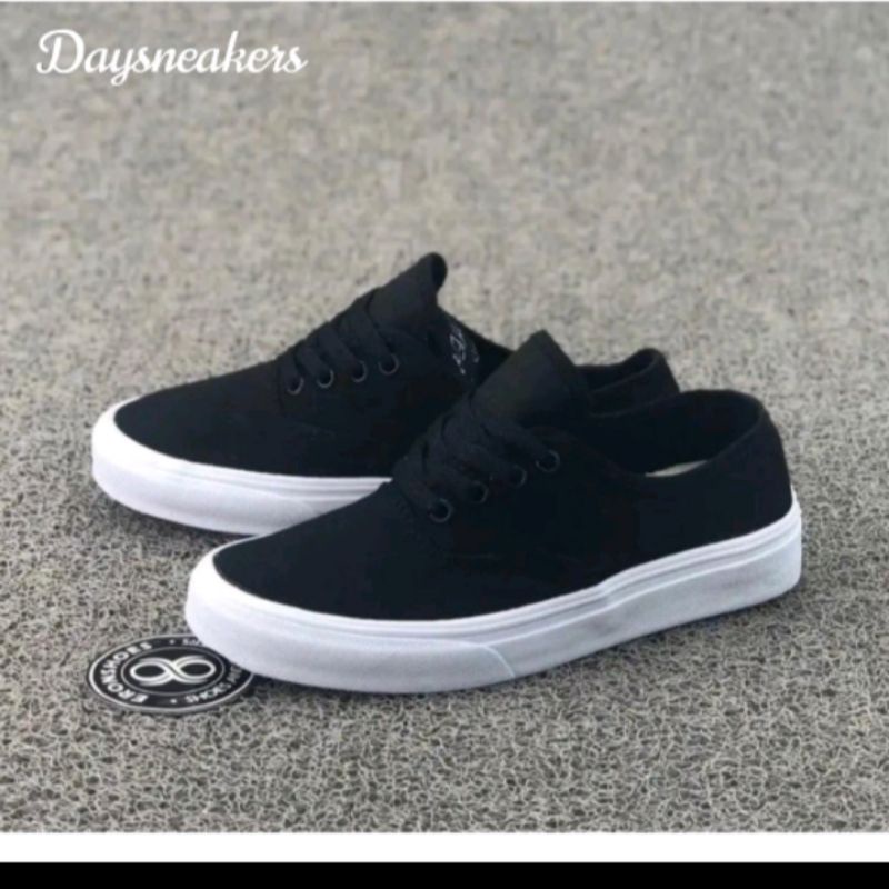 SEPATU VANS SEKOLAH KASUAL HITAM OLDSKOOL  HITAM  PRIA LAKI COWOK VENS OLAHRAGA LARI