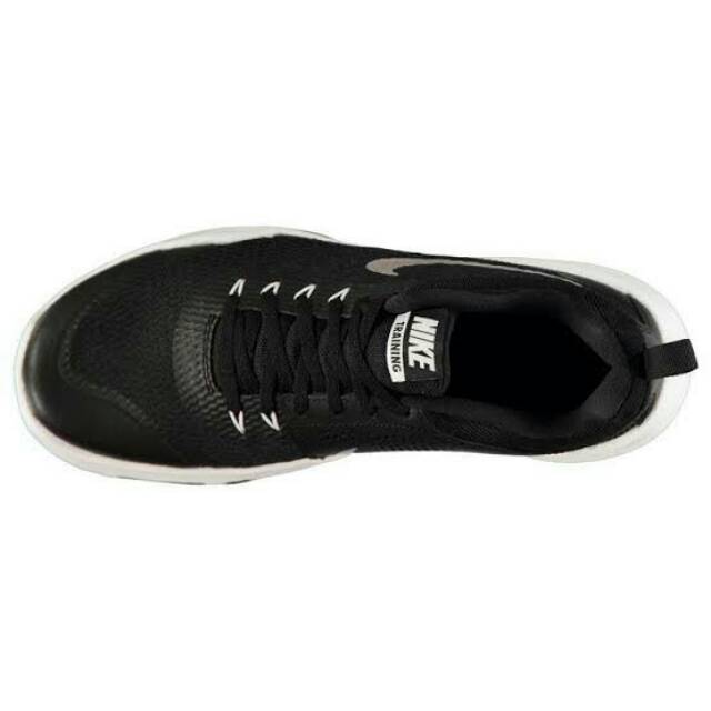 black nike trainers 5