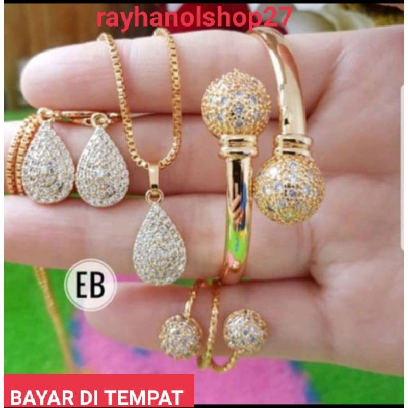 SET PERHIASAN WANITA DEWASA TITANIUM LAPIS EMAS 22 K