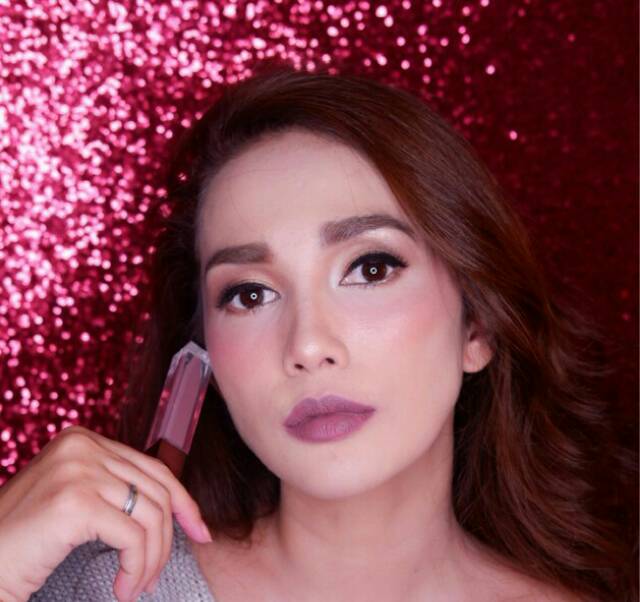DISSY Lip Velvet Kode ADIES Original Kosmetik Perawatan Kecantikan Perawatan Bibir Lipstick