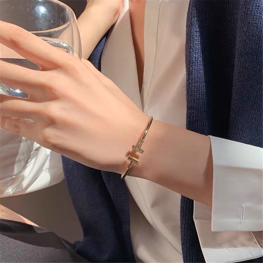 Set Gelang Model Terbuka Desain T Ganda Bahan Zirkon Warna Rose Gold
