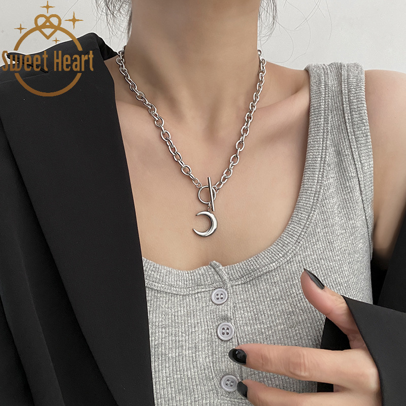 Korea Ins Gloss Alloy Moon Pendant Necklace OT Buckle Metal Fashion Jewelry Sweet Heart Jewelry