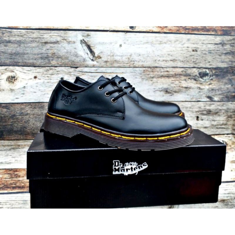 doc martin low top