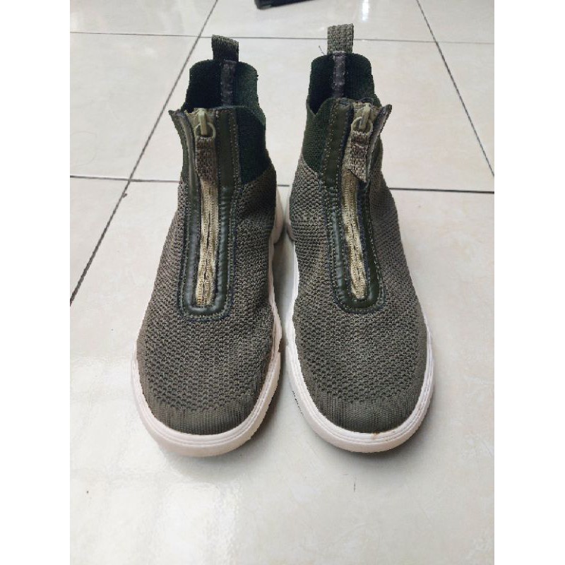 Sepatu Zara Boy/Man
