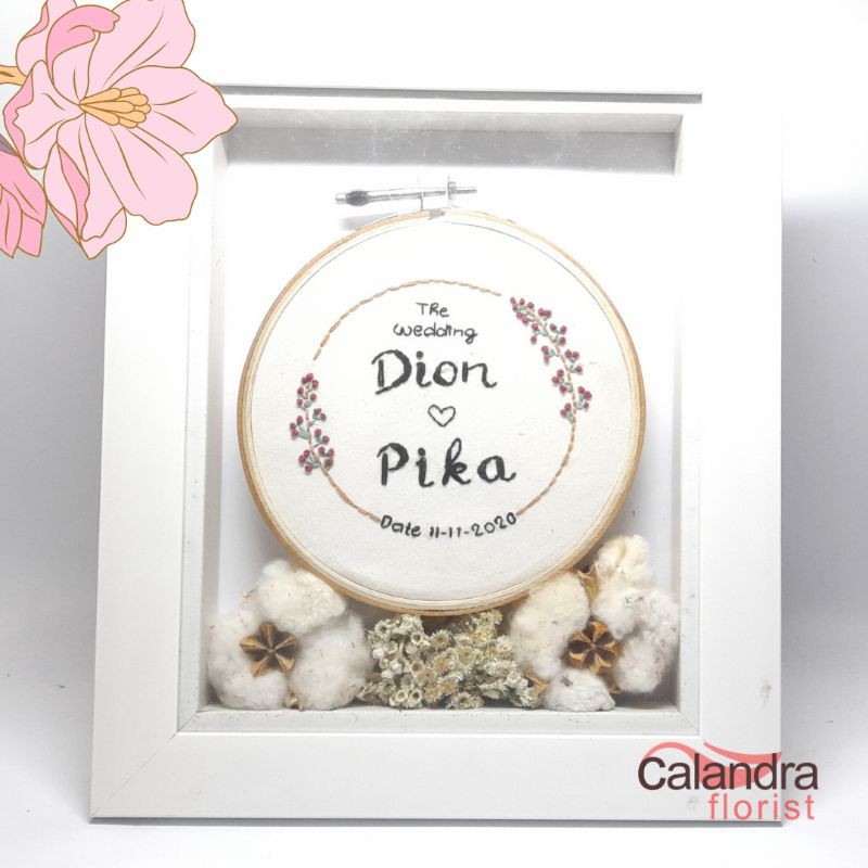 

hand embroidery | dried flowers | kado unik | hadiah unik | custom gift | sulaman tangan | hadiah