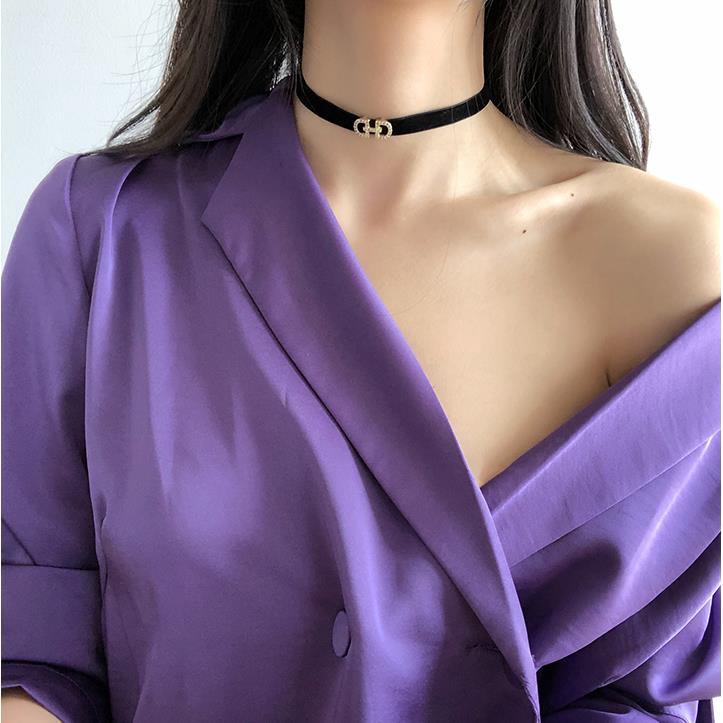 Kalung choker Bahan Kulit Warna Hitam Untuk Wanita