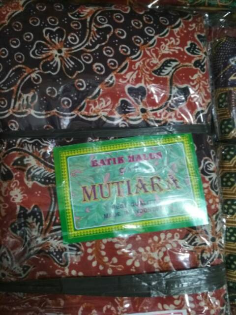 Kain batik sarung mutiara