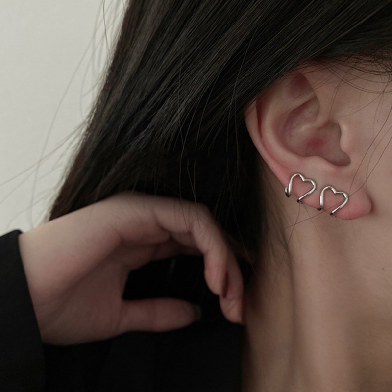 1 Pc Anting Klip Bentuk Hati Gaya Retro Minimalis Untuk Wanita