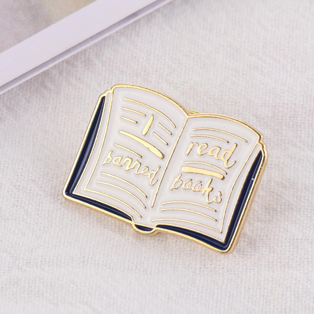 Lily Enamel Pin Fashion Tetes Minyak Pakaian Lapel Pin Magic Book