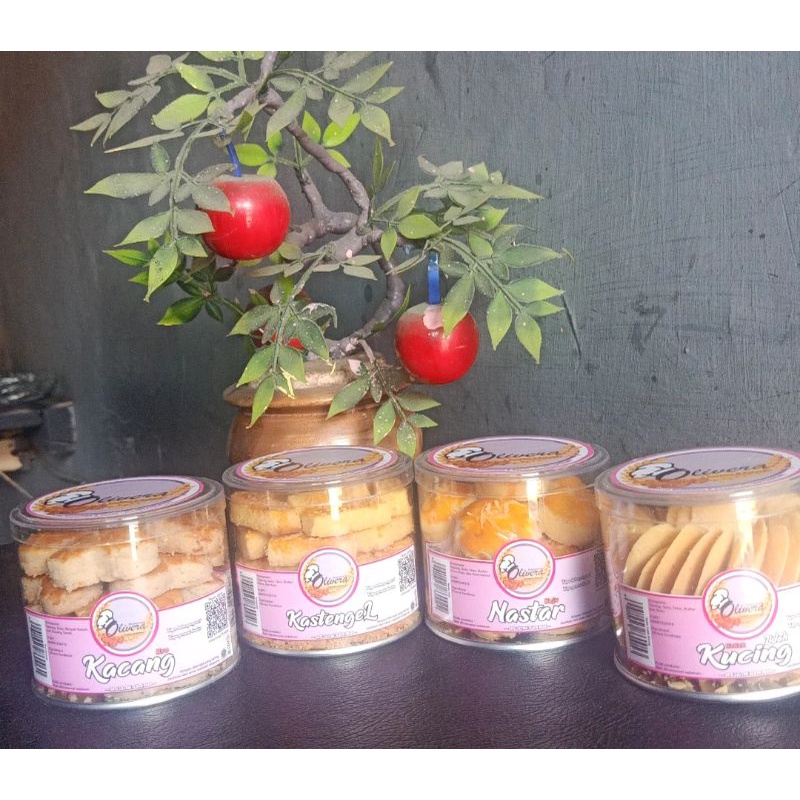 

KUE KERING LEBARAN HAMPERS / NASTAR / KASTENGEL / LIDAH KUCING TOPLES 300 ML