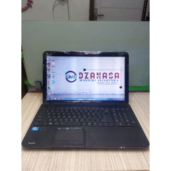 Laptop Thosiba Satellite C850