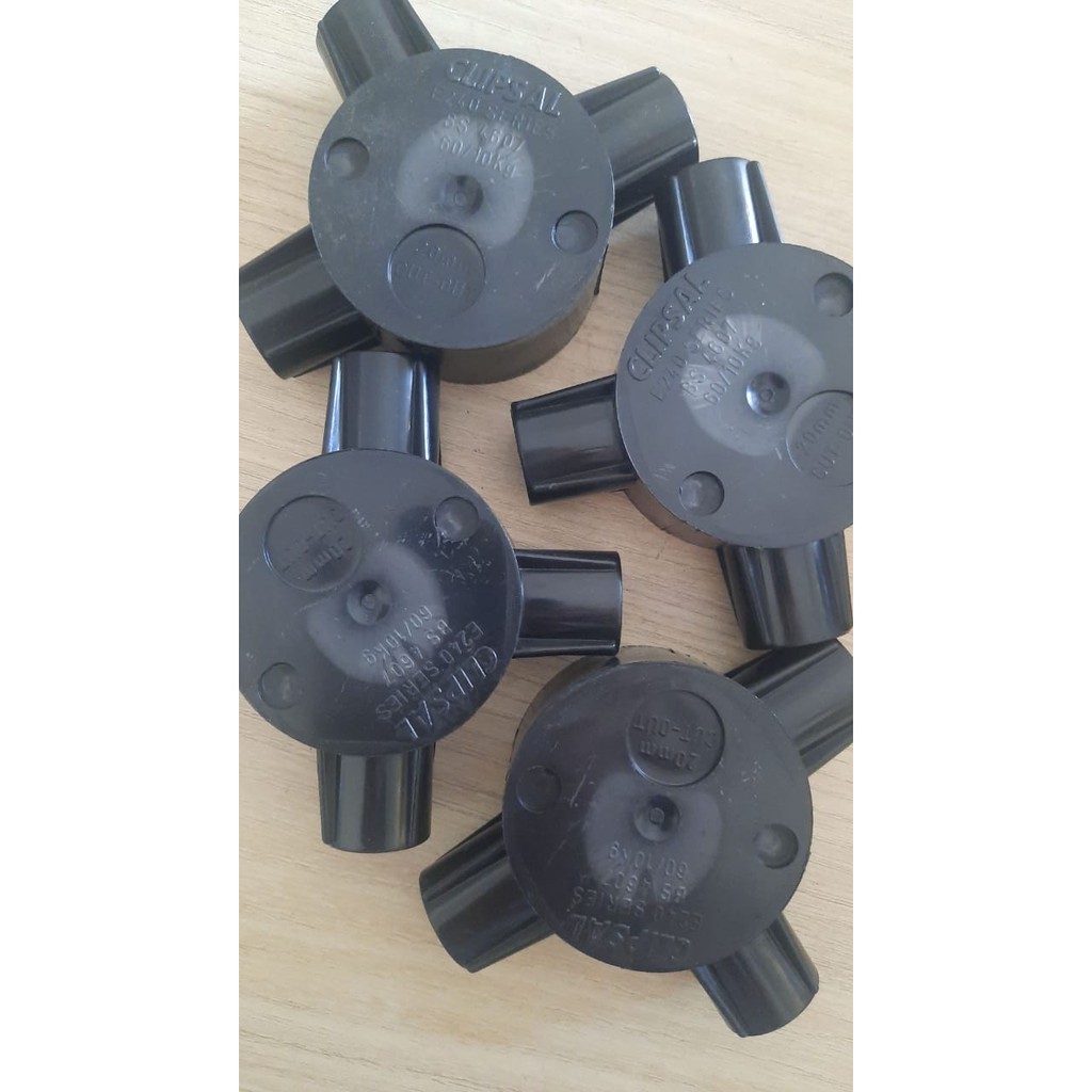 

TDus/T Dos/T-Dus Cabang 3 20mm Warna Hitam