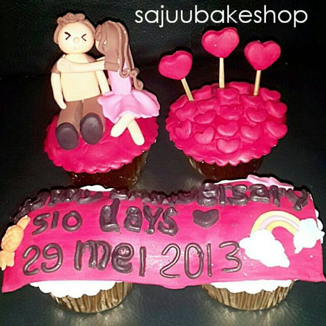 

anniversary cupcake request 4pc 3 figure