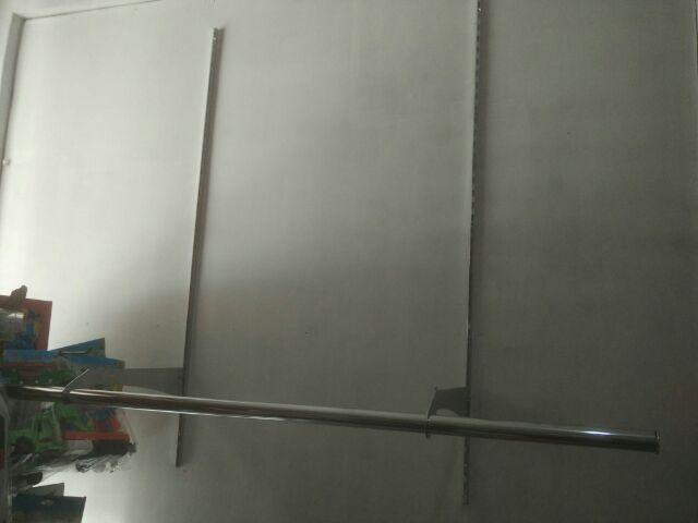 Gantungan Baju Untuk  Rak Kaca Sebagai Tatakan Manekin Simpel Banget