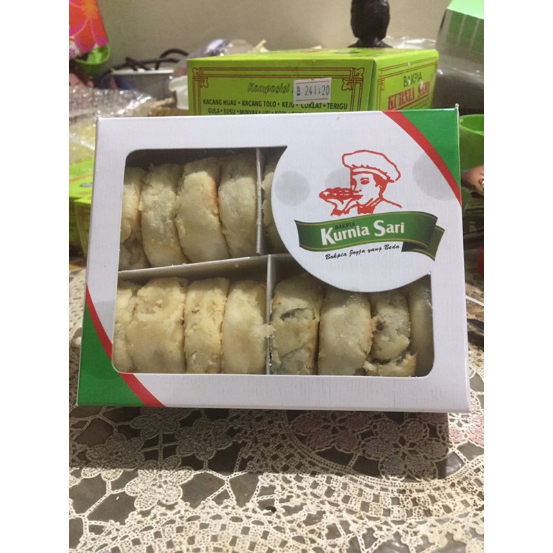 

BAKPIA KURNIA SARI MIX 4 RASA