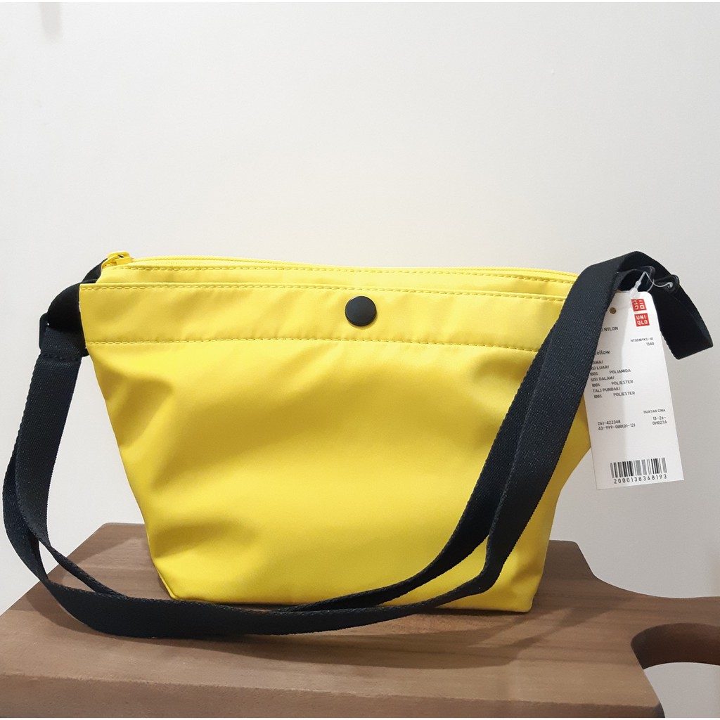 UNIQLO tas bahu nylon