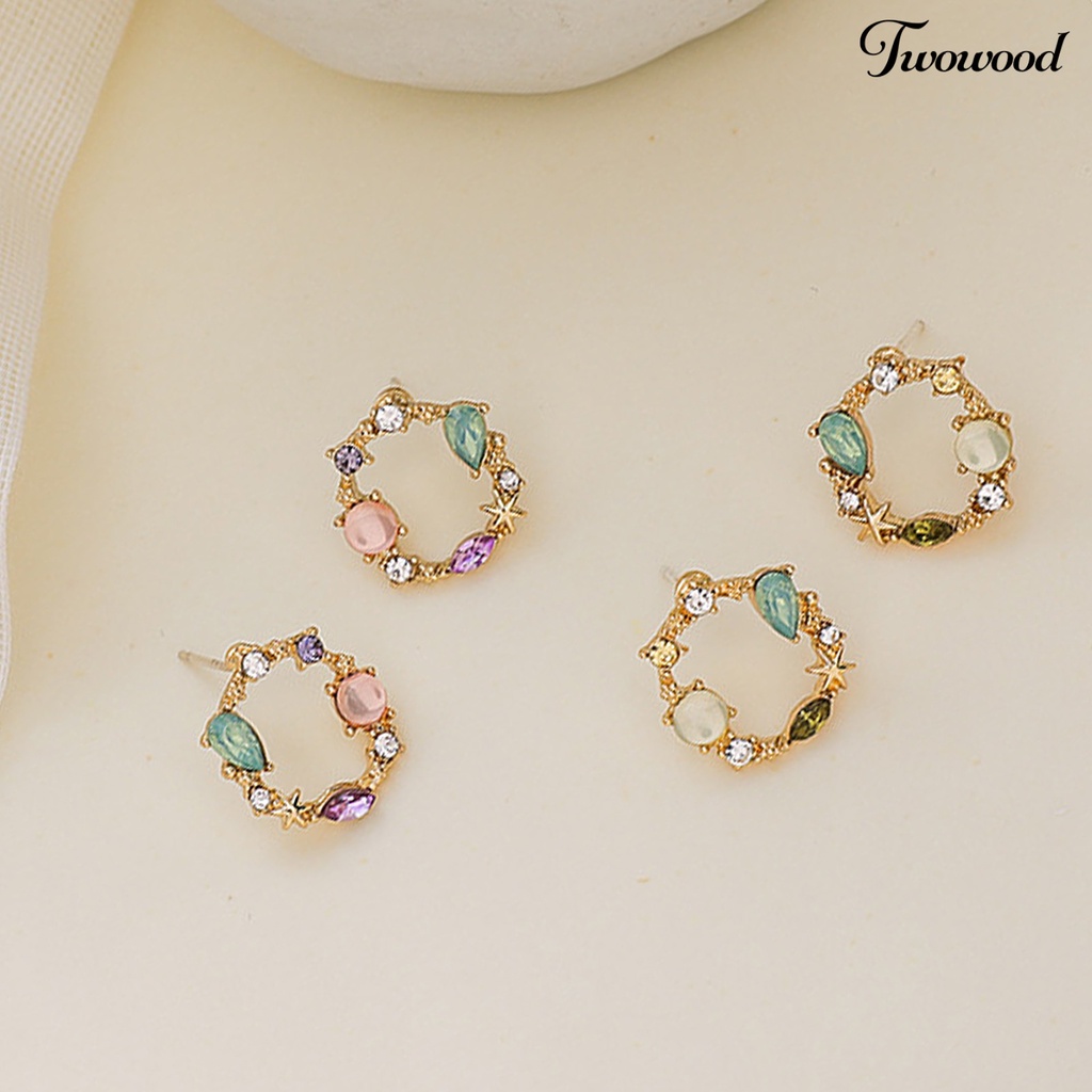 Twowood 1 Pair Alloy Studs Earrings Exquisite Geometric Rhinestone Wreath Piercing Ear Studs for Daily Life