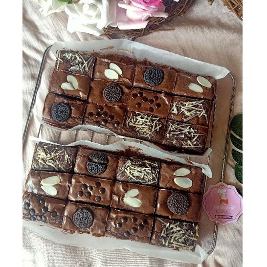 

Fudgy Brownies shyni crust 22x10 cm