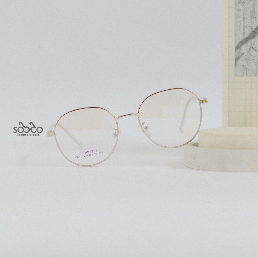 Kacamata kotak kekinian -widati 05-