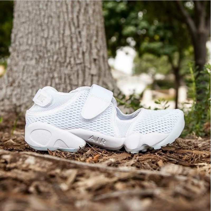 NIKE AIR RIFT BREEZE BLACK WHITE