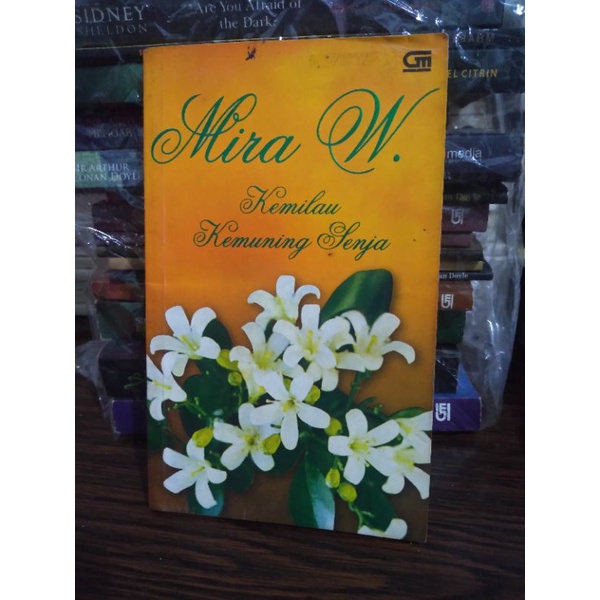 Novel Mira W Kemilau Kemuning Senja