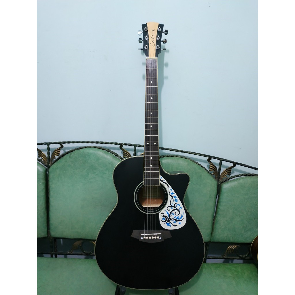 Gitar Akustik Elektrik Merk  Cole Clark Warna  HItam  Doff  