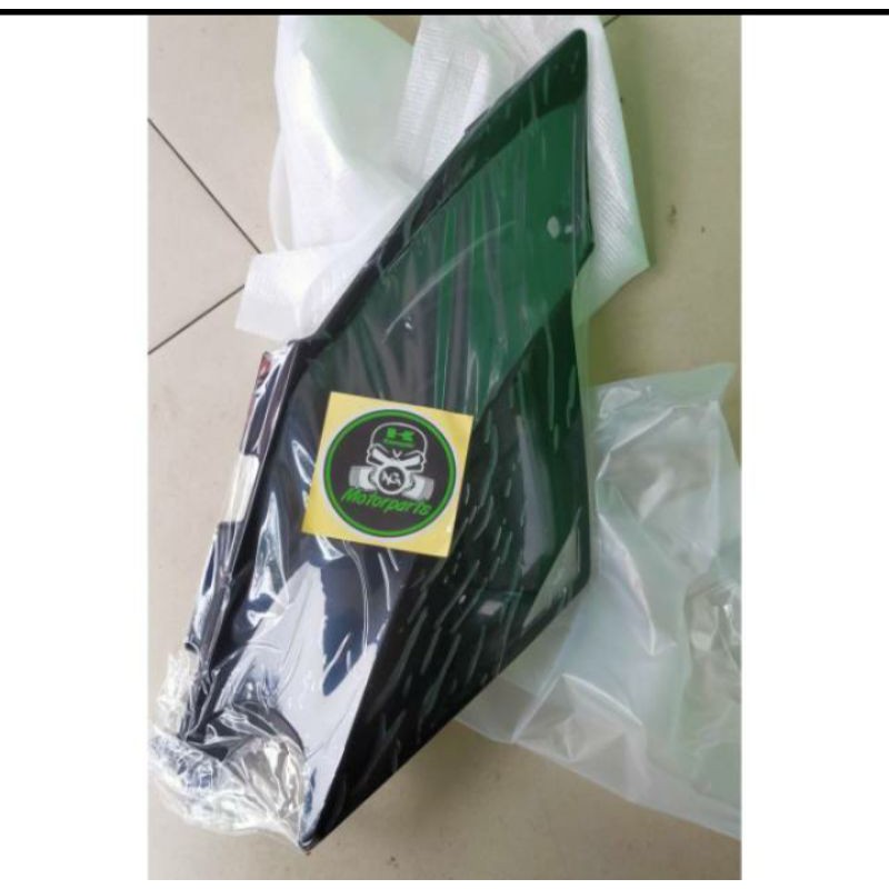 Body belakang KLX 150 BF Dtracker new hitam kanan original Kawasaki