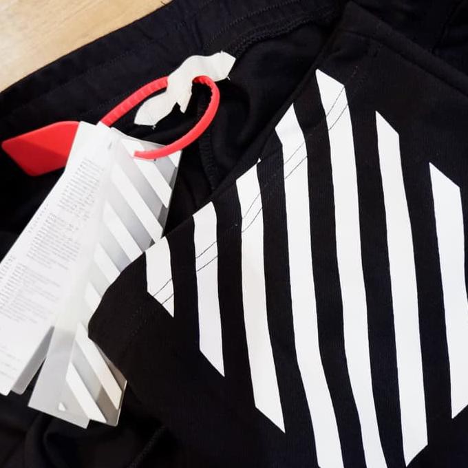 Celana Pendek Off White C/O Virgil Abloh Diagonal Stripe Slimfit M98 Original