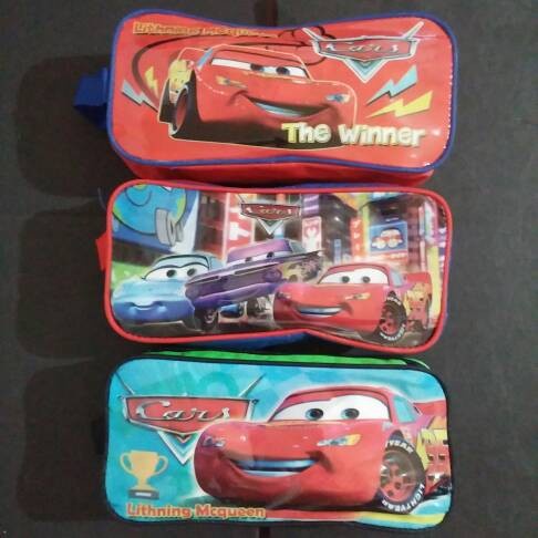 

Mantap Kotak Pensil Resleting Seri B Cars Terbatas