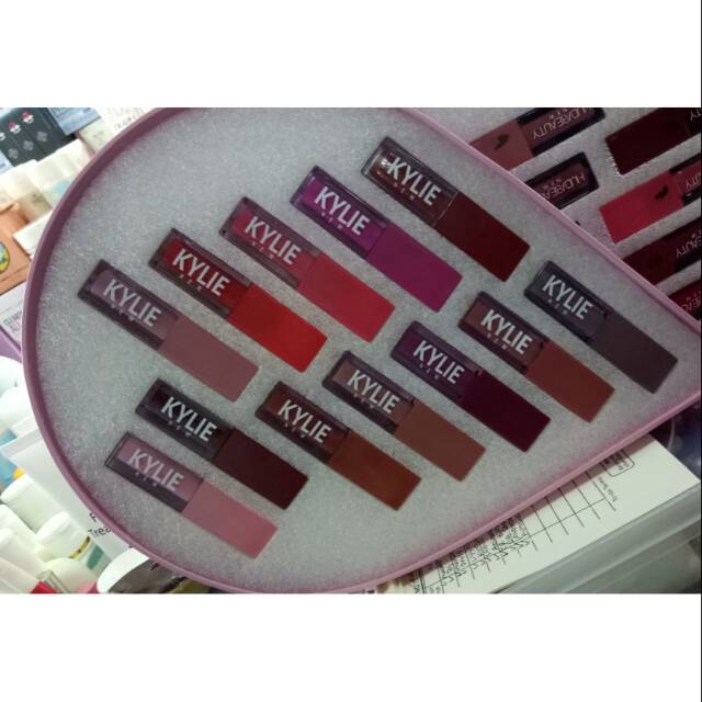 LIPSTICK HUDA. KYLIE