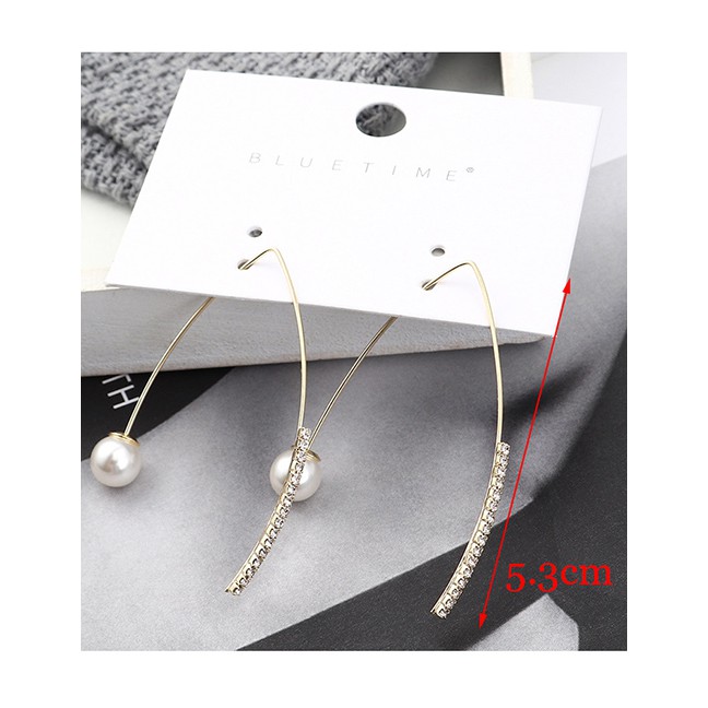 LRC Anting Tusuk Fashion Gold Plated Gold Pearl Triangle Earrings Y62789